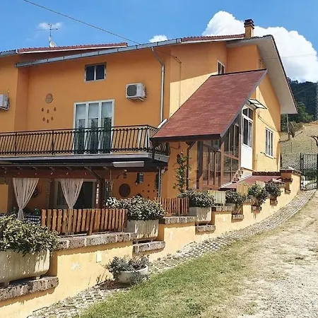 Casa Dei Nonni Tatil Evi Roccascalegna